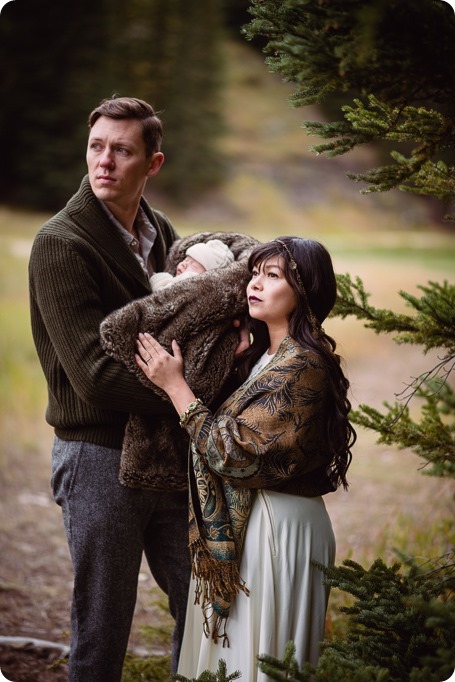 Banff-portraits_moss-forest_Fairmont-bohemian-family-session-newborn_31_by-Kevin-Trowbridge