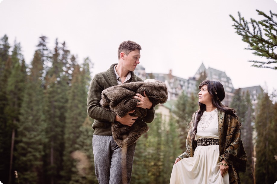 Banff-portraits_moss-forest_Fairmont-bohemian-family-session-newborn_32_by-Kevin-Trowbridge