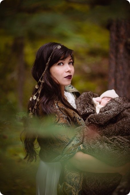 Banff-portraits_moss-forest_Fairmont-bohemian-family-session-newborn_36_by-Kevin-Trowbridge