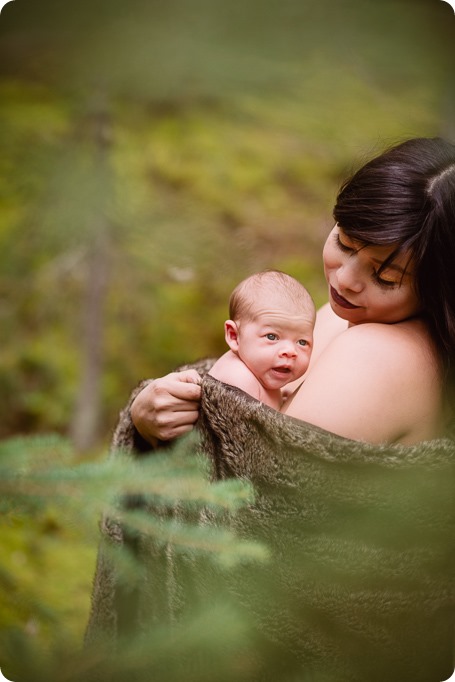 Banff-portraits_moss-forest_Fairmont-bohemian-family-session-newborn_65_by-Kevin-Trowbridge