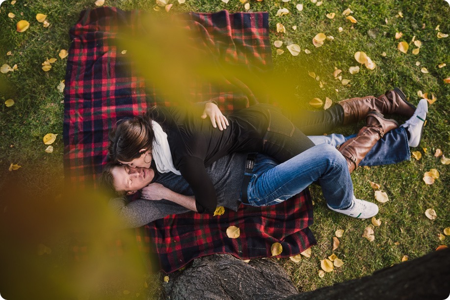 Kelowna-wedding-photographer_Okanagan-engagement-photography-kaloya-park_85870_by-Kevin-Trowbridge