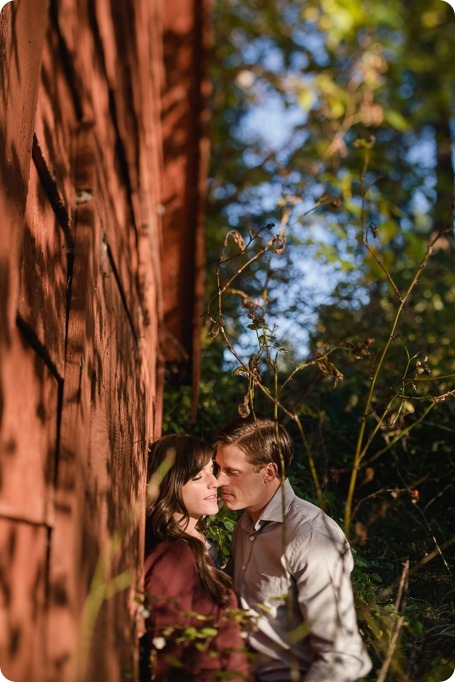 Kelowna-wedding-photographer_Okanagan-engagement-photography-kaloya-park_85941_by-Kevin-Trowbridge