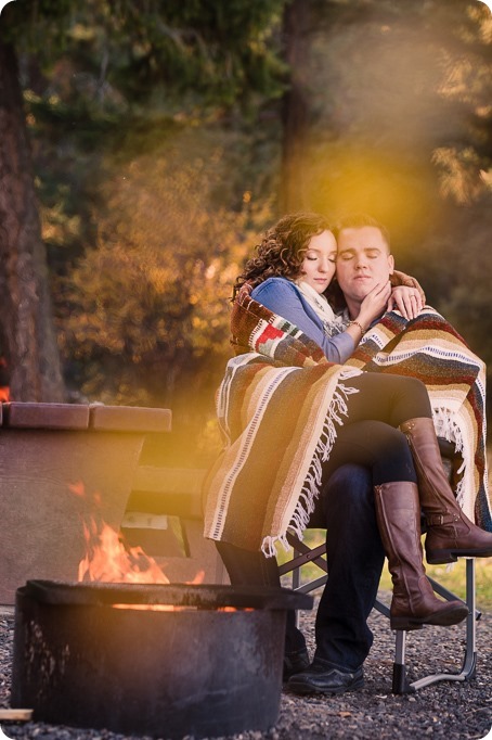 Kelowna-wedding-photographer_Okanagan-engagement-session-Fintry-park__41555_by-Kevin-Trowbridge