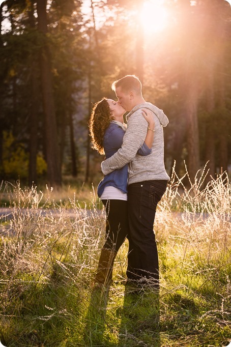 Kelowna-wedding-photographer_Okanagan-engagement-session-Fintry-park__41573_by-Kevin-Trowbridge