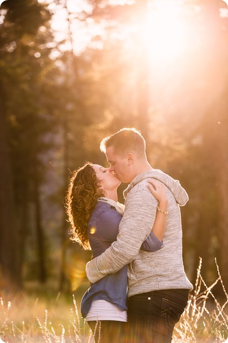 Kelowna-wedding-photographer_Okanagan-engagement-session-Fintry-park__41576_by-Kevin-Trowbridge