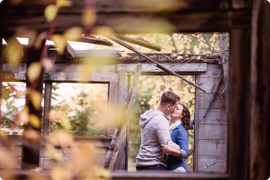 Kelowna-wedding-photographer_Okanagan-engagement-session-Fintry-park__86202_by-Kevin-Trowbridge