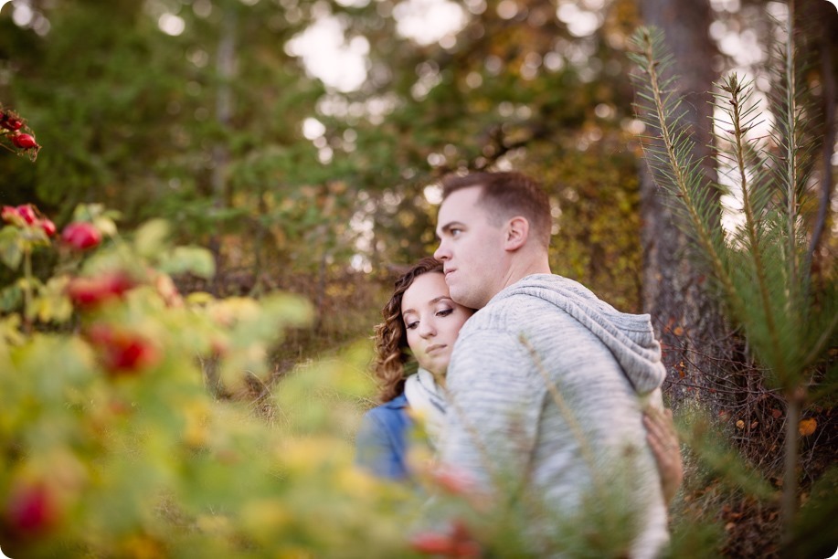 Kelowna-wedding-photographer_Okanagan-engagement-session-Fintry-park__86428_by-Kevin-Trowbridge