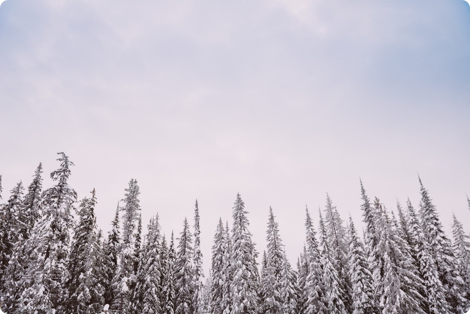 Silverstar-engagement-session_outdoor-skating-portraits_snow-pond-coffeeshop_01_by-Kevin-Trowbridge