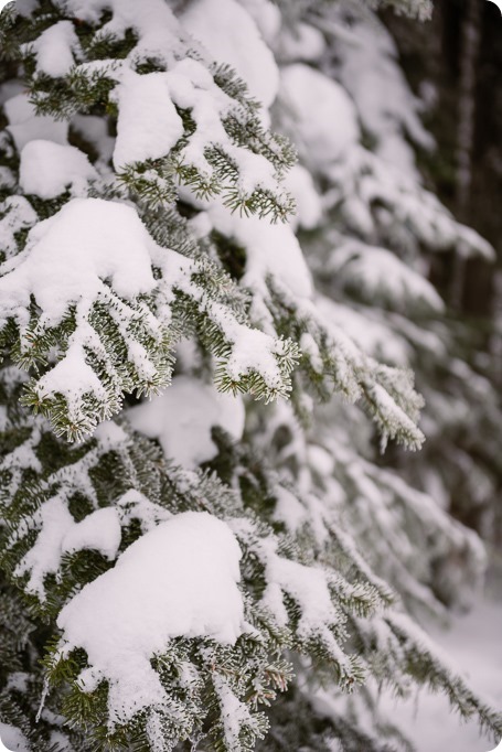 Silverstar-engagement-session_outdoor-skating-portraits_snow-pond-coffeeshop_02_by-Kevin-Trowbridge