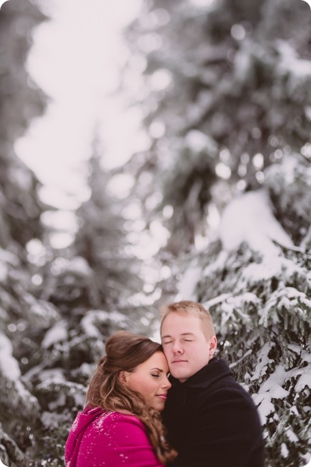 Silverstar-engagement-session_outdoor-skating-portraits_snow-pond-coffeeshop_22_by-Kevin-Trowbridge