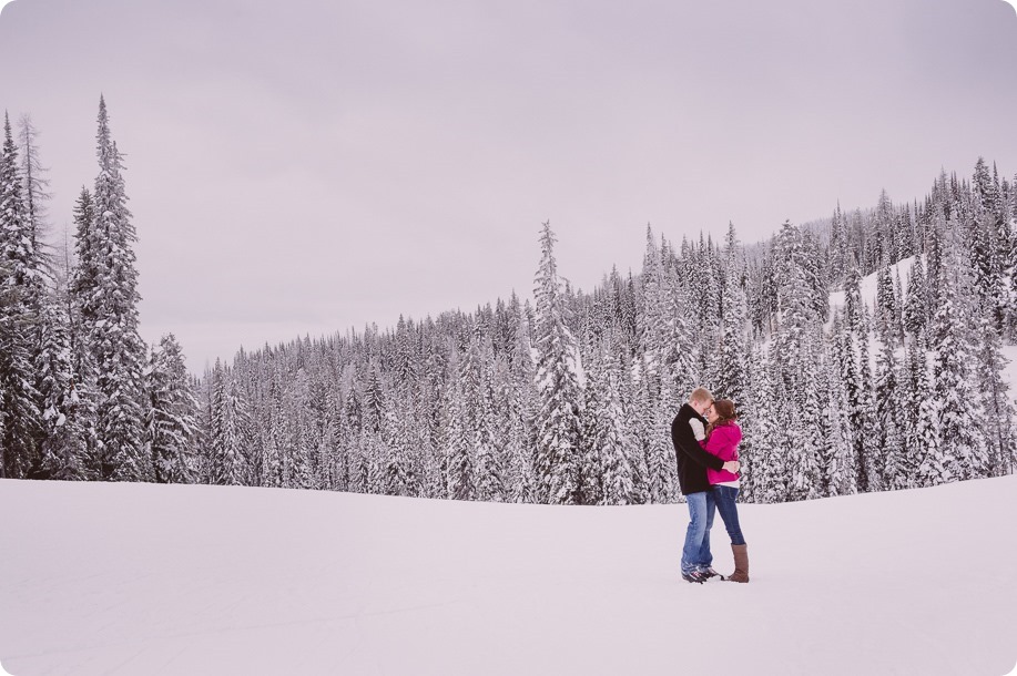 Silverstar-engagement-session_outdoor-skating-portraits_snow-pond-coffeeshop_36_by-Kevin-Trowbridge