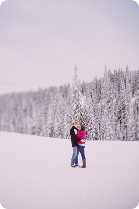 Silverstar-engagement-session_outdoor-skating-portraits_snow-pond-coffeeshop_37_by-Kevin-Trowbridge