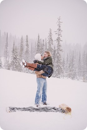 Big-White-engagement-session_Okanagan-photographer_snowy-winter-couples-portraits__82062_by-Kevin-Trowbridge