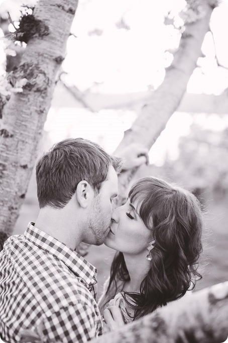 Kelowna-wedding-photographer_cherry-blossom-engagement-session_sunset-couples-portraits_tandem-bike__40406_by-Kevin-Trowbridge-2