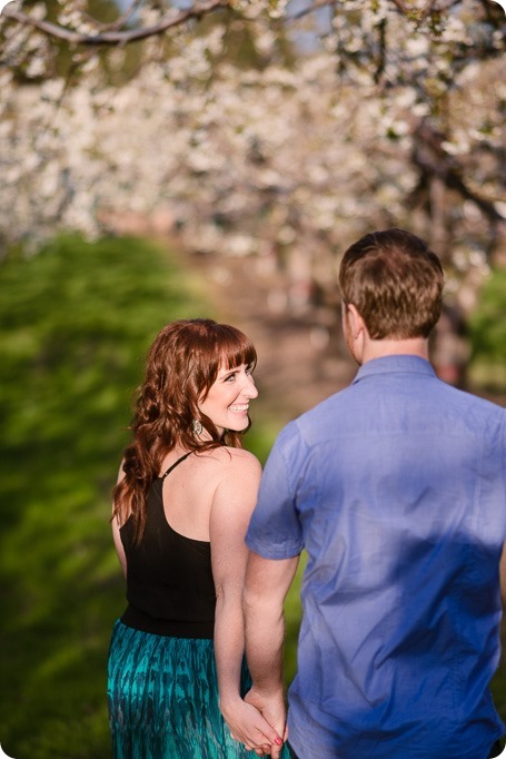 Kelowna-wedding-photographer_cherry-blossom-engagement-session_sunset-couples-portraits_tandem-bike__85814_by-Kevin-Trowbridge