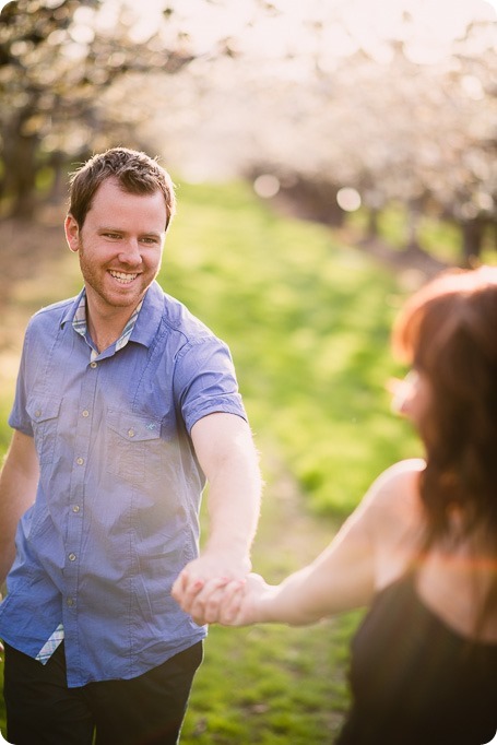 Kelowna-wedding-photographer_cherry-blossom-engagement-session_sunset-couples-portraits_tandem-bike__85829_by-Kevin-Trowbridge