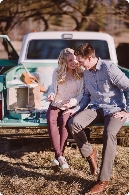 vintage-truck-engagement-session_Okanagan-photographer_sunset-field-couples-portraits__46976_by-Kevin-Trowbridge