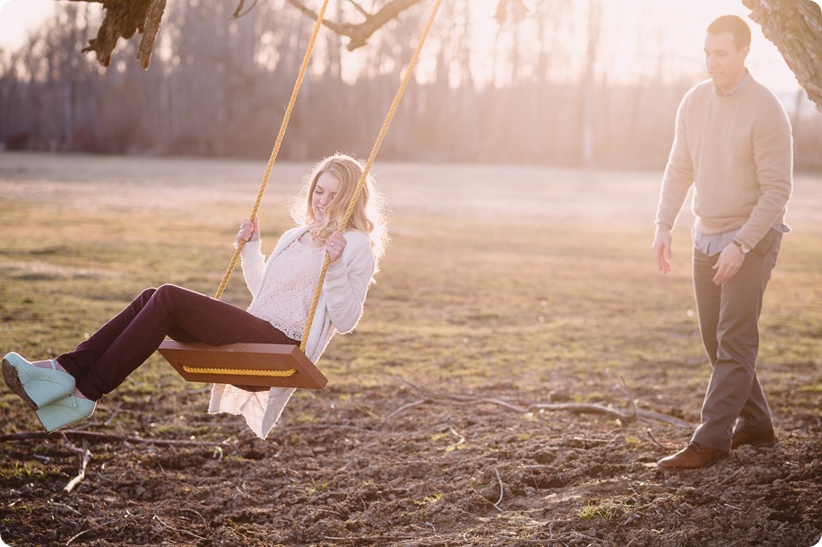 vintage-truck-engagement-session_Okanagan-photographer_sunset-field-couples-portraits__47211_by-Kevin-Trowbridge