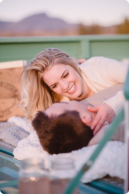 vintage-truck-engagement-session_Okanagan-photographer_sunset-field-couples-portraits__47367_by-Kevin-Trowbridge