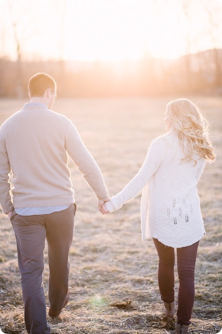 vintage-truck-engagement-session_Okanagan-photographer_sunset-field-couples-portraits__47403_by-Kevin-Trowbridge