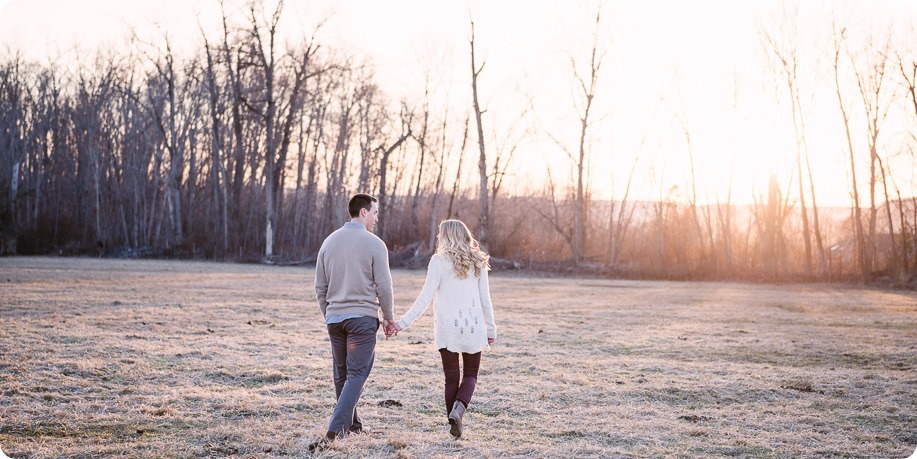 vintage-truck-engagement-session_Okanagan-photographer_sunset-field-couples-portraits__82434_by-Kevin-Trowbridge