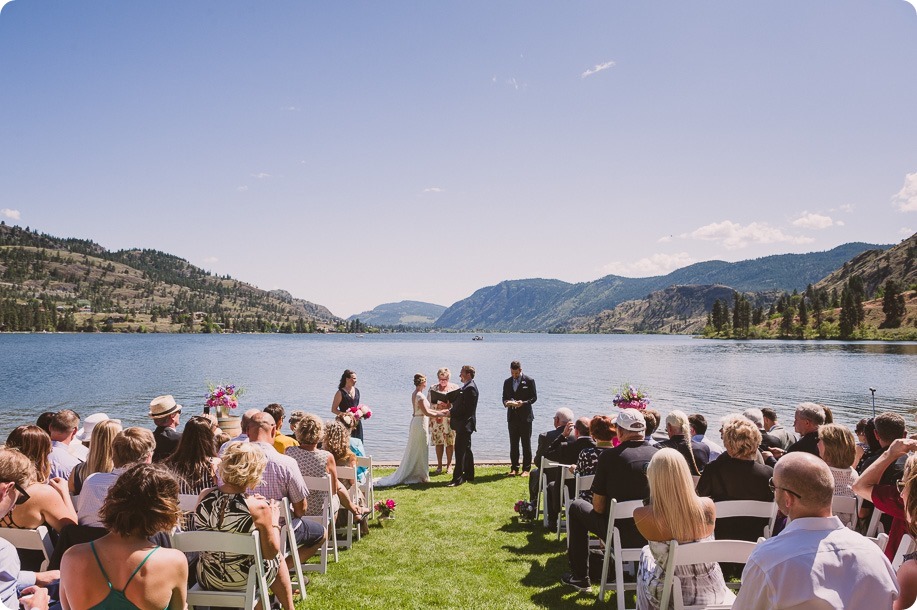 Kaleden-wedding_lake-portraits-rowboat-116_by-Kevin-Trowbridge-photography_Kelowna