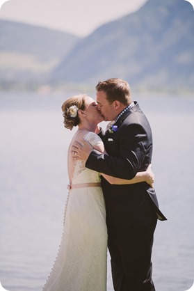 Kaleden-wedding_lake-portraits-rowboat-123_by-Kevin-Trowbridge-photography_Kelowna