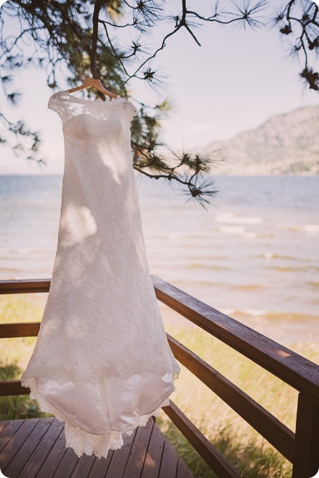 Kaleden-wedding_lake-portraits-rowboat-12_by-Kevin-Trowbridge-photography_Kelowna