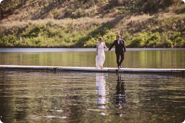 Kaleden-wedding_lake-portraits-rowboat-165_by-Kevin-Trowbridge-photography_Kelowna