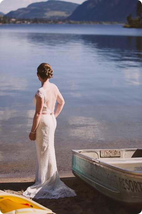 Kaleden-wedding_lake-portraits-rowboat-167_by-Kevin-Trowbridge-photography_Kelowna