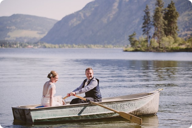 Kaleden-wedding_lake-portraits-rowboat-175_by-Kevin-Trowbridge-photography_Kelowna