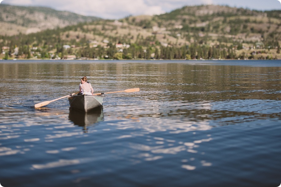 Kaleden-wedding_lake-portraits-rowboat-178_by-Kevin-Trowbridge-photography_Kelowna