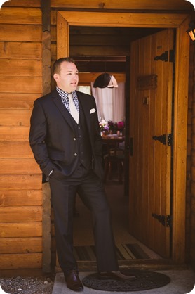 Kaleden-wedding_lake-portraits-rowboat-33_by-Kevin-Trowbridge-photography_Kelowna