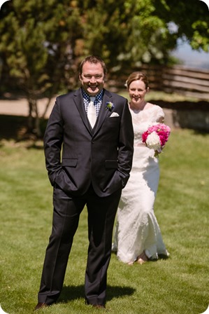 Kaleden-wedding_lake-portraits-rowboat-42_by-Kevin-Trowbridge-photography_Kelowna