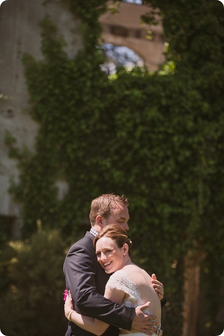 Kaleden-wedding_lake-portraits-rowboat-48_by-Kevin-Trowbridge-photography_Kelowna