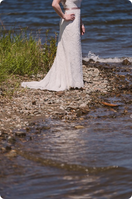 Kaleden-wedding_lake-portraits-rowboat-81_by-Kevin-Trowbridge-photography_Kelowna