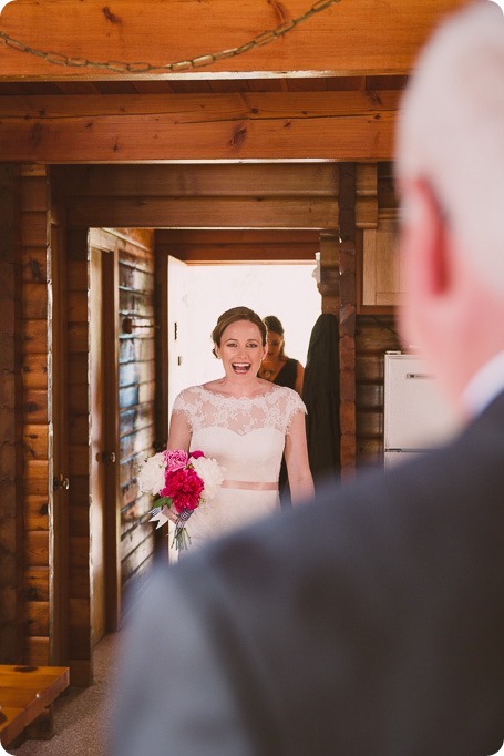 Kaleden-wedding_lake-portraits-rowboat-96_by-Kevin-Trowbridge-photography_Kelowna