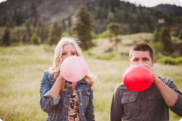 Kelowna-engagement-session_Fields-beach_hearts_Okanagan_01_by-Kevin-Trowbridge