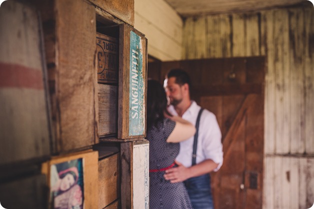 Kelowna-engagement-session_farmhouse_lake-portraits_03_by-Kevin-Trowbridge