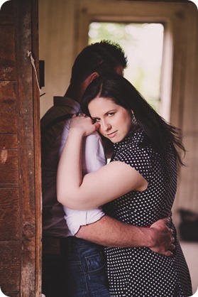 Kelowna-engagement-session_farmhouse_lake-portraits_04_by-Kevin-Trowbridge