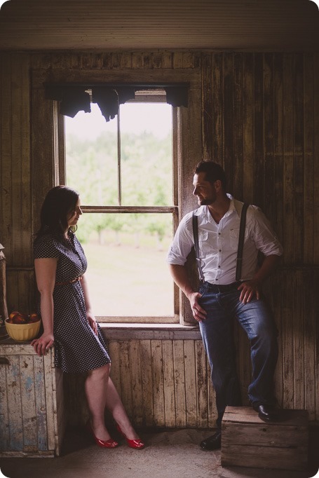 Kelowna-engagement-session_farmhouse_lake-portraits_25_by-Kevin-Trowbridge