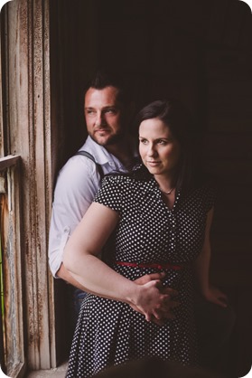 Kelowna-engagement-session_farmhouse_lake-portraits_33_by-Kevin-Trowbridge