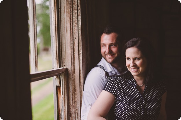 Kelowna-engagement-session_farmhouse_lake-portraits_35_by-Kevin-Trowbridge