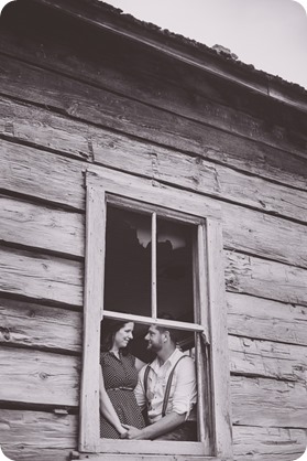 Kelowna-engagement-session_farmhouse_lake-portraits_37_by-Kevin-Trowbridge