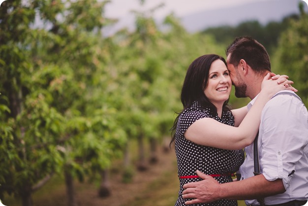 Kelowna-engagement-session_farmhouse_lake-portraits_54_by-Kevin-Trowbridge