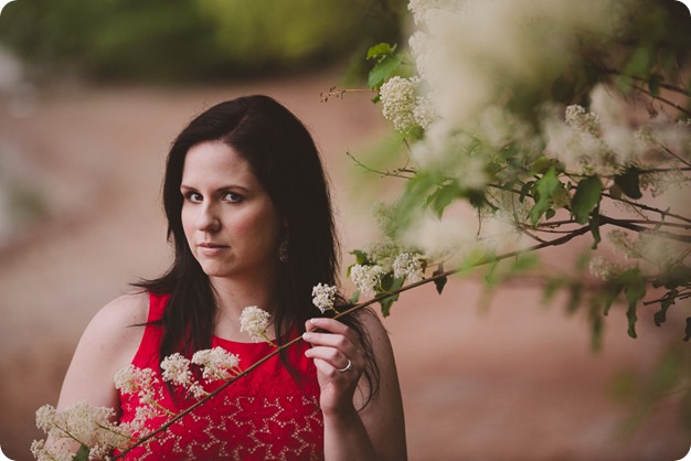 Kelowna-engagement-session_farmhouse_lake-portraits_88_by-Kevin-Trowbridge