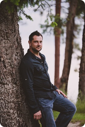 Kelowna-engagement-session_farmhouse_lake-portraits_92_by-Kevin-Trowbridge