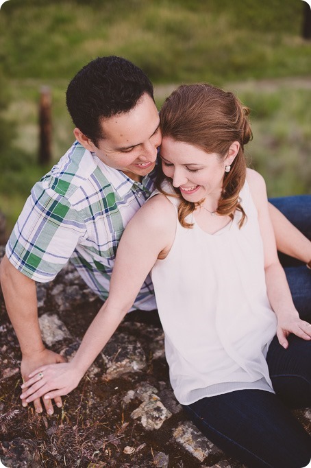 Kelowna-engagement-session_fondue-picnic_Bertram-Beach-Park_sunset_10_by-Kevin-Trowbridge