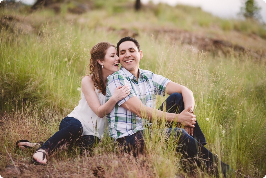 Kelowna-engagement-session_fondue-picnic_Bertram-Beach-Park_sunset_29_by-Kevin-Trowbridge