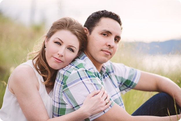 Kelowna-engagement-session_fondue-picnic_Bertram-Beach-Park_sunset_30_by-Kevin-Trowbridge